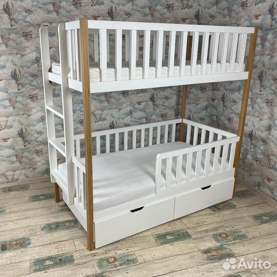 Детская двухъярусная кровать из бука