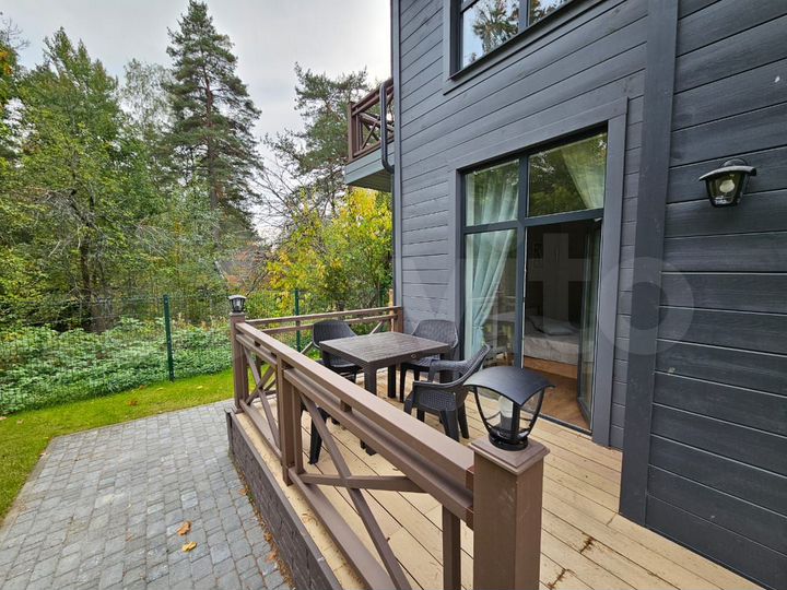 Коттедж 178 м² на участке 12 сот.