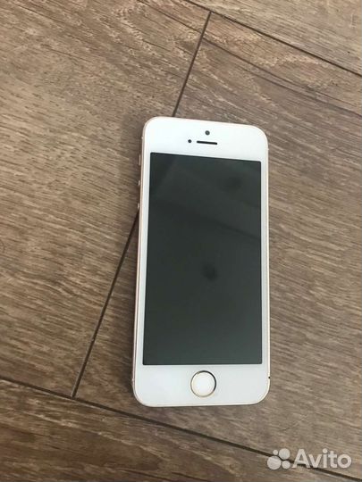 Телефон iPhone 5s