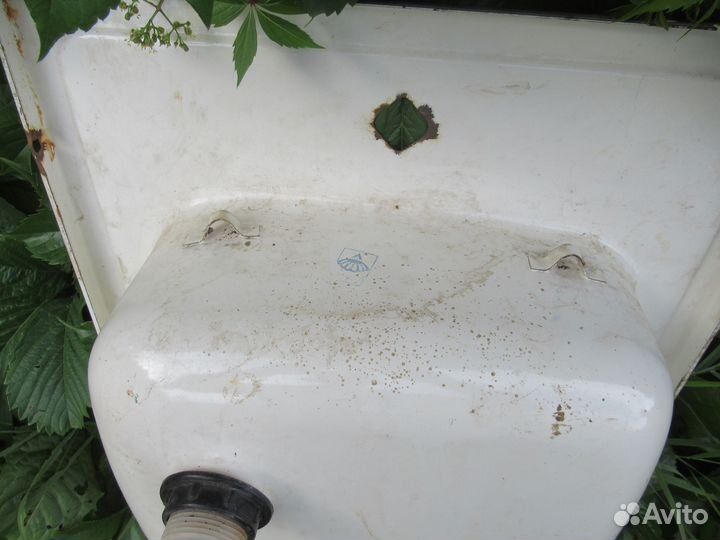 Раковина металлическая эмалированная