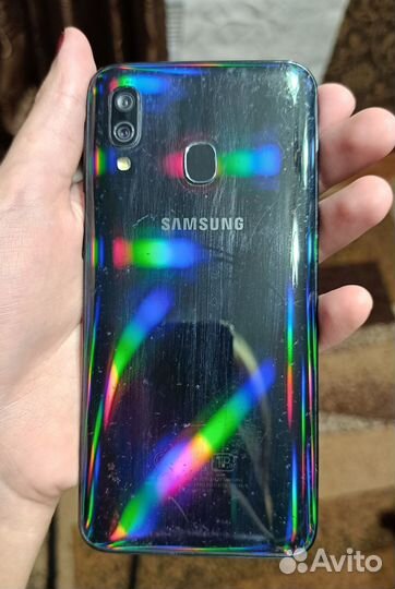 Телефон Samsung A40