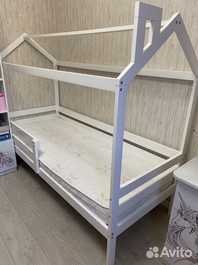 Детская кровать домик с матрасом