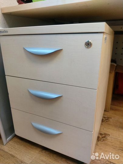 Письменный стол