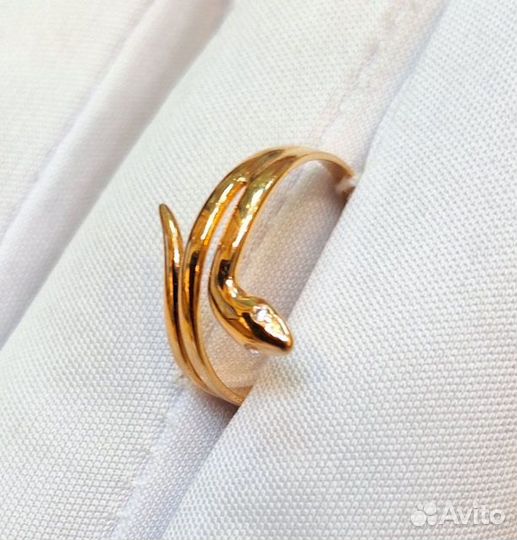 Золотое кольцо с камнем 15,5р
