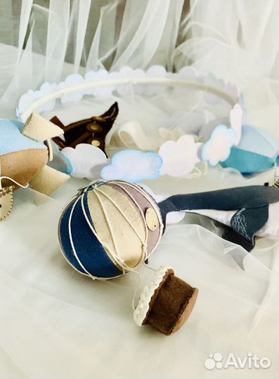 Мобиль на кроватку из фетра