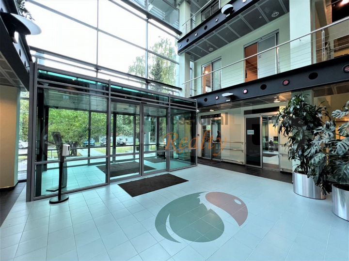 Здание 5660 кв.м. с парковкой на 80 авто