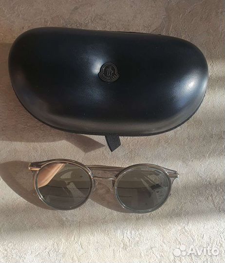 Очки Moncler
