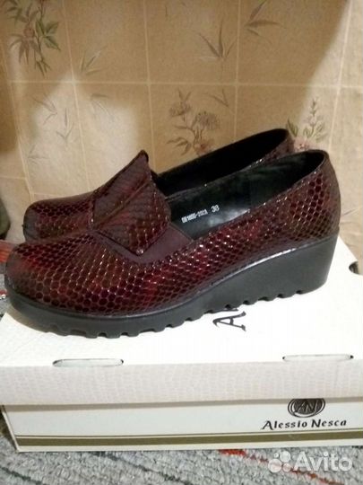 Туфли на танкетке