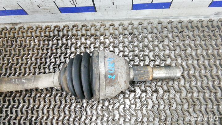 Полуось передняя правая (приводной вал, шрус)