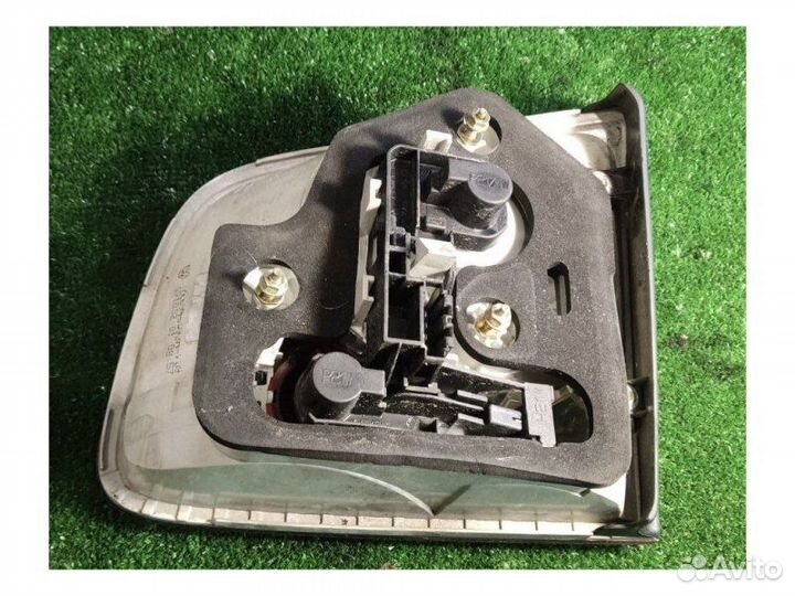 Фонарь крышки багажника левый Volkswagen Touareg