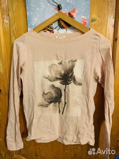 Отдам за благодарность женские вещи