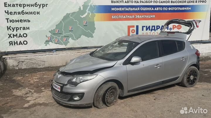 Накладка торпедо под кнопки Renault Megane 3 25163