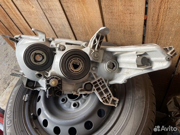 Фара toyota highlander