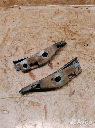 Петля капота Peugeot 206