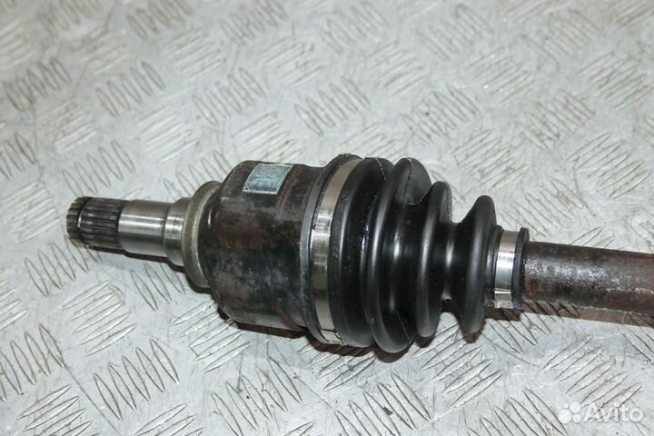 Привод правый Toyota Prius 20 W20 NHW20