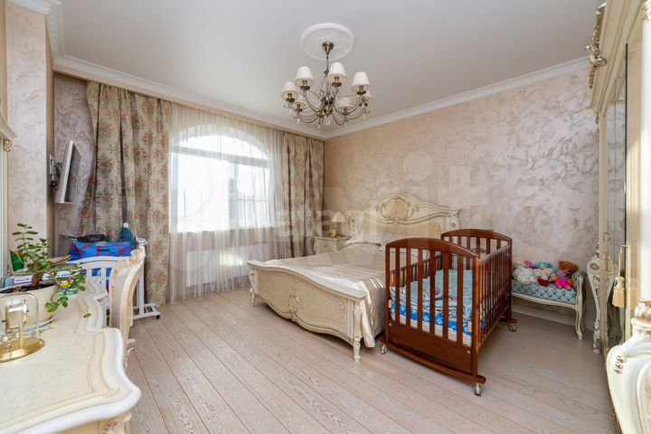 Дом 249,9 м² на участке 16,5 сот.