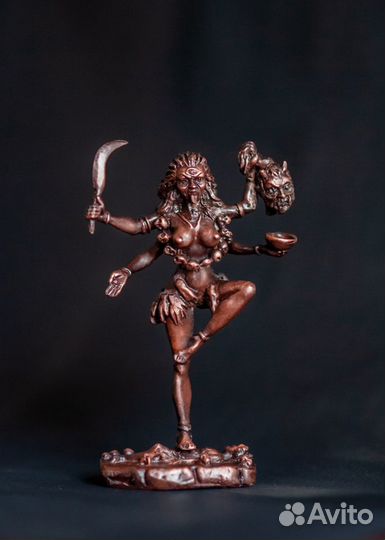 Скульптура богиня Кали