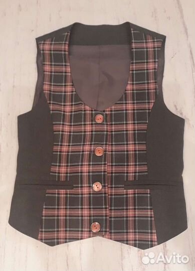 Жилет для девочки школьный