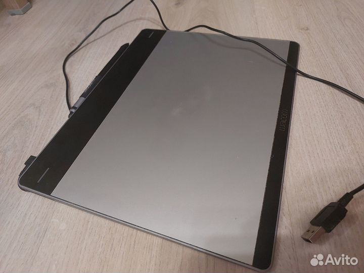 Графический планшет Wacom CTH-680