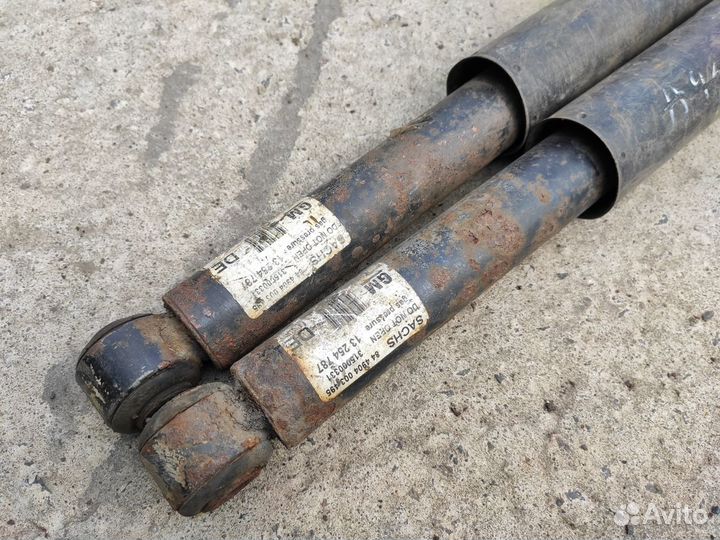 Амортизаторы задние на Opel Vectra C Универсал