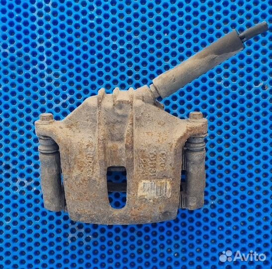 Суппорта передние Peugeot 307