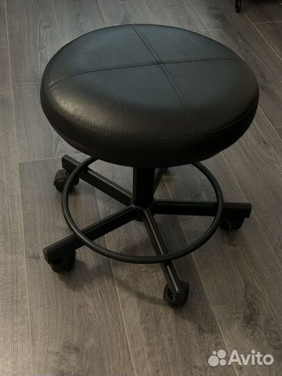 Стул га колесах