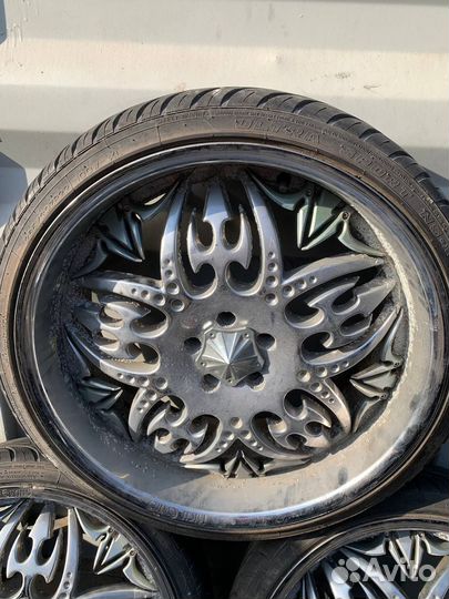 Комплект колес Chrysler 300C R22 rich Evans Danger