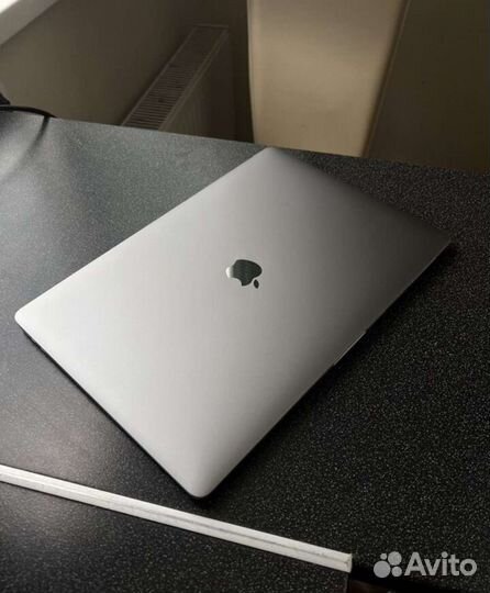 MacBook Pro 15 2019 г i7/16/256