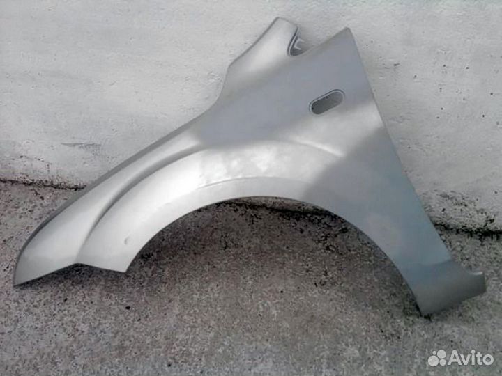 Крыло переднее левое Форд Фокус 2 2005 - 2011