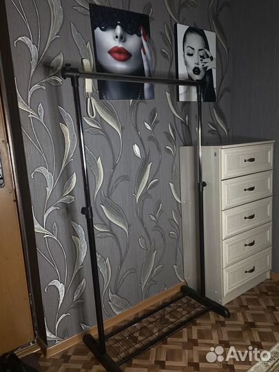 Напольная вешалка