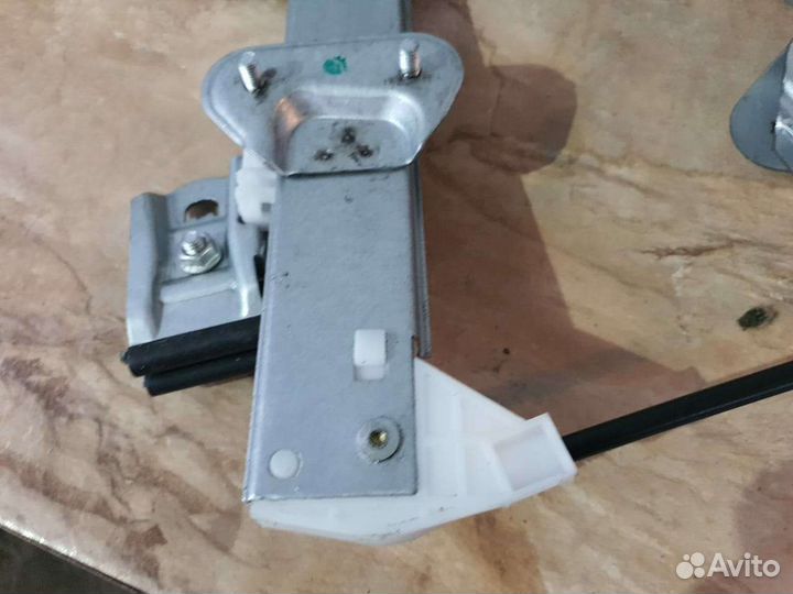 Стеклоподемник Ваз Лада Гранта 2190 Левый Перед