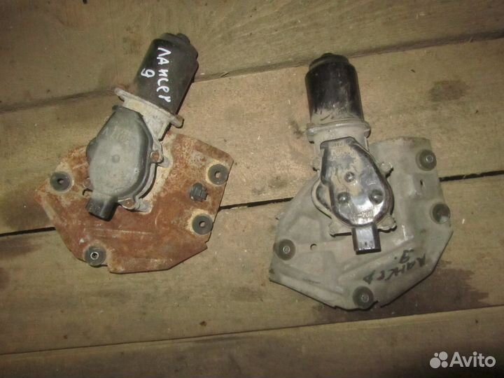 Моторчик стеклоочистителя MR957879 Lancer 9