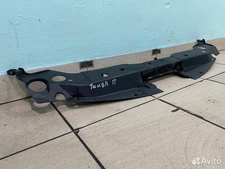 Кожух замка капота Nissan tiida C11