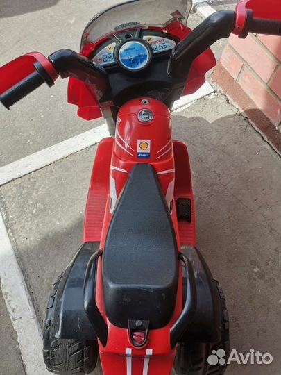 Детский электромотоцикл peg perego