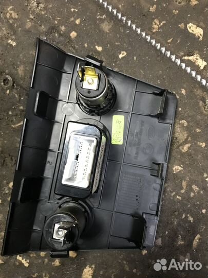 Usb розетка KIA Rio 3