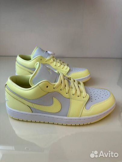 Кроссовки Nike Air Jordan 1 Low Lemonade