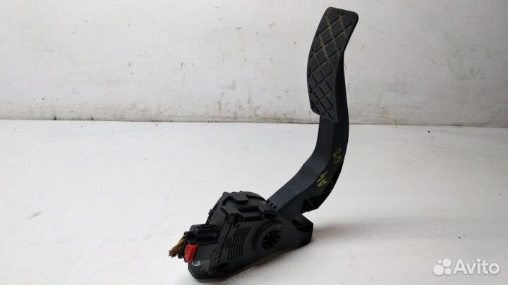 Педаль газа Audi A4 B8 2.0 2008