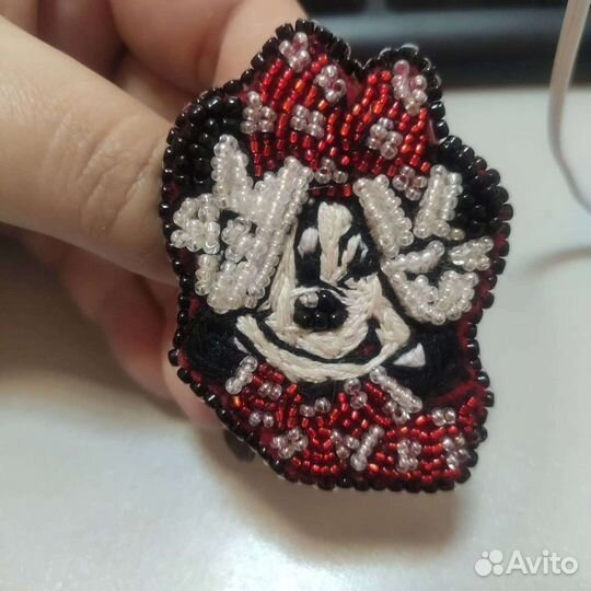 Брошь Minnie Mayse