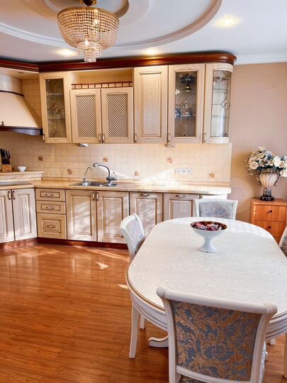 3-к. квартира, 108 м², 4/5 эт.