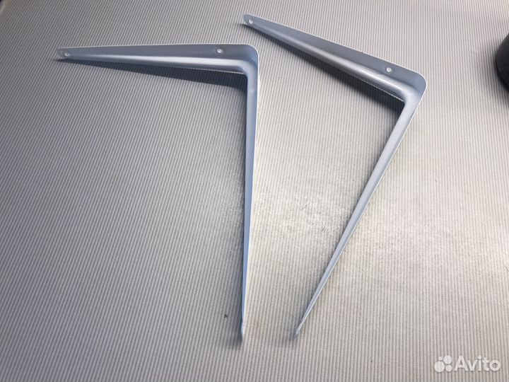 Кронштейн для крепления мебельных полок