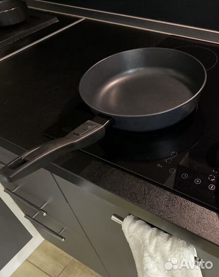 Сковорода новая алюминиевая