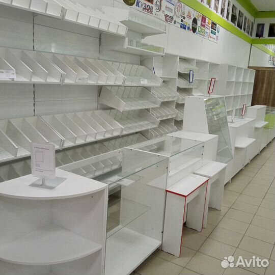 Витрины и стеллажи, новые и б/у