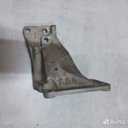 Кронштейн двигателя передний правый Infiniti Fx 35