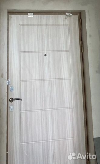 Входная металическая б/у нестандарт