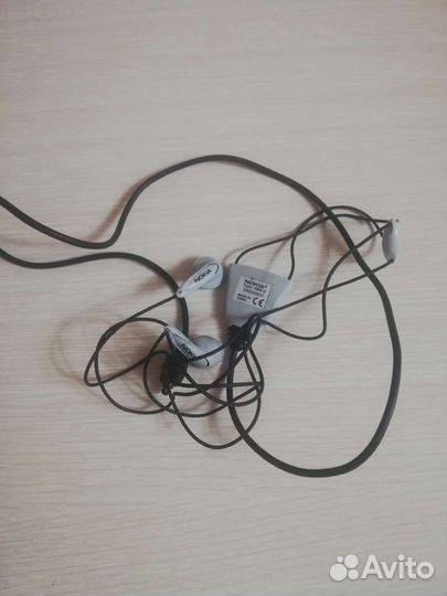 Проводные наушники