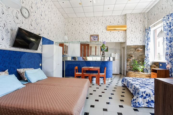 Квартира-студия, 65 м², 1/12 эт.