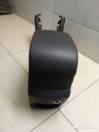 Консоль подлокотник Ford Mondeo седан 2261 куб.см