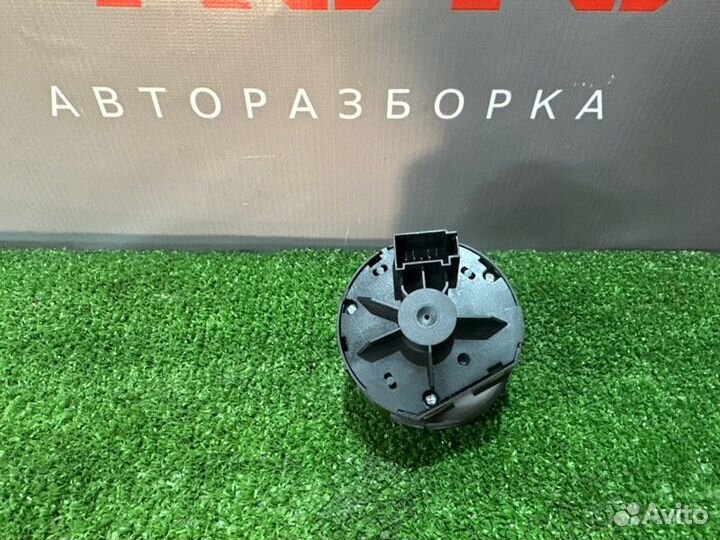 Выключатель света Audi A6 C6 Quattro седан 3.2