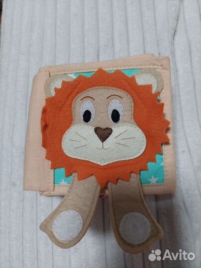 Мягкая развивающая книжка для малышей