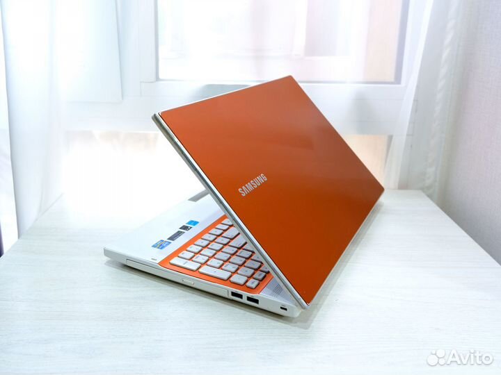 Продам ноутбук Samsung (Core i3) Windows 11